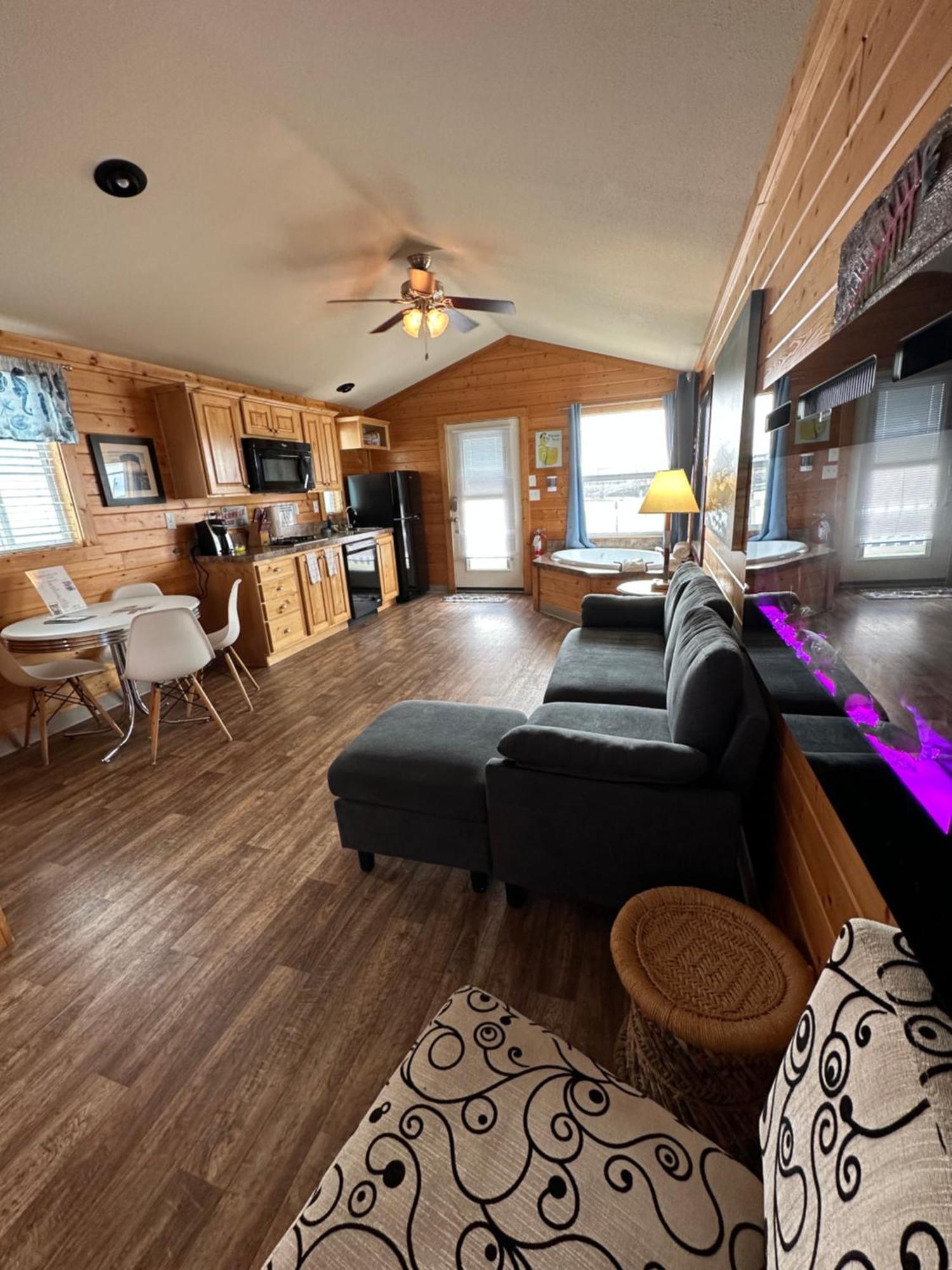 Westport Marina Cottages Habitación foto